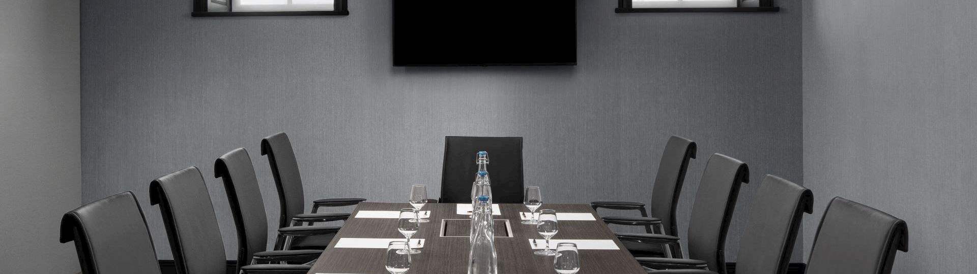 Professionals in meeting, Cincinnati